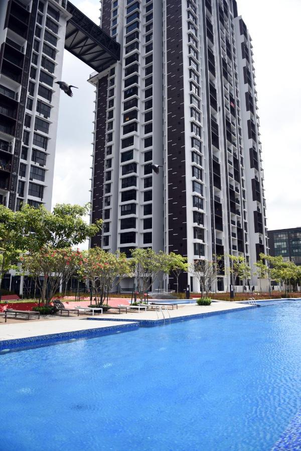 Mines Astetica Lake View Condo Seri Kembangan V1 Eksteriør bilde