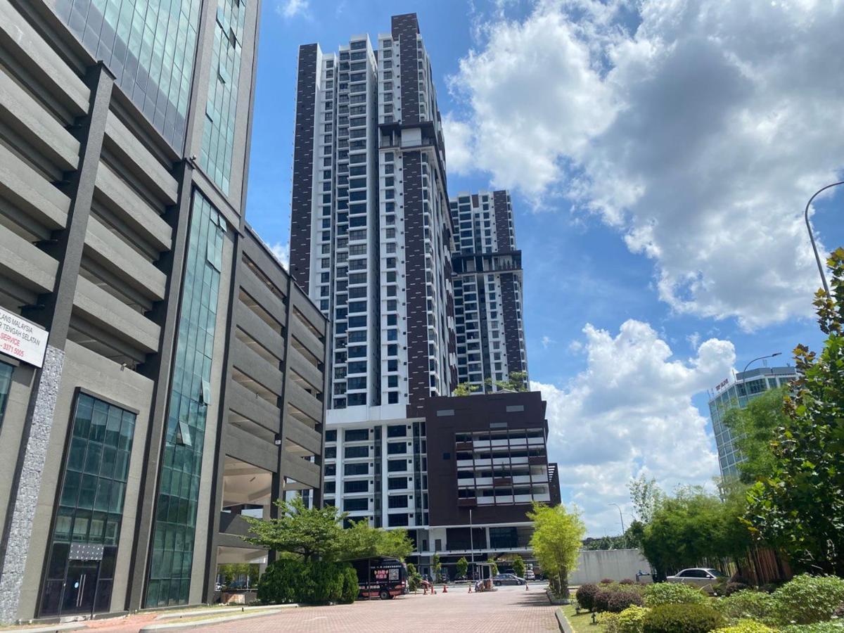 Mines Astetica Lake View Condo Seri Kembangan V1 Eksteriør bilde